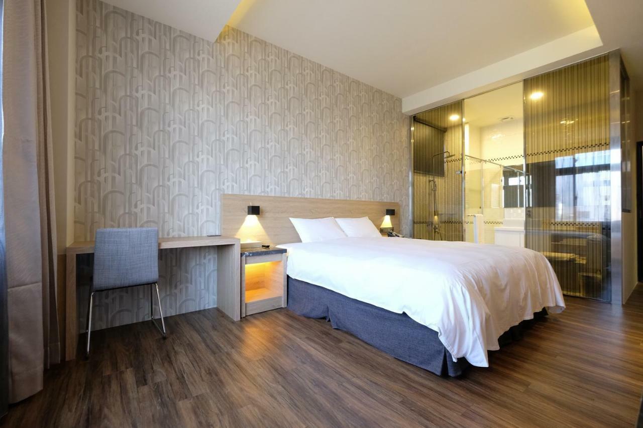Yu Chun Hotel Taichung Buitenkant foto
