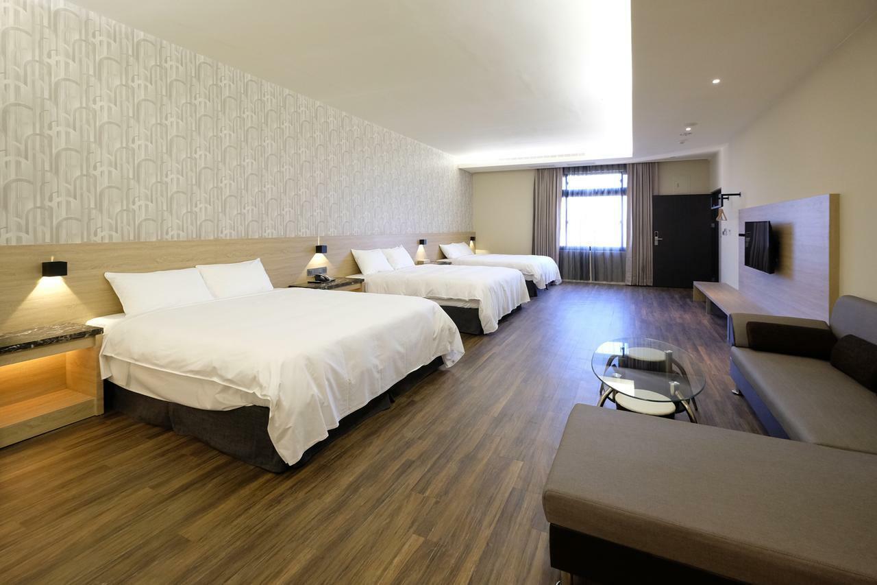 Yu Chun Hotel Taichung Buitenkant foto